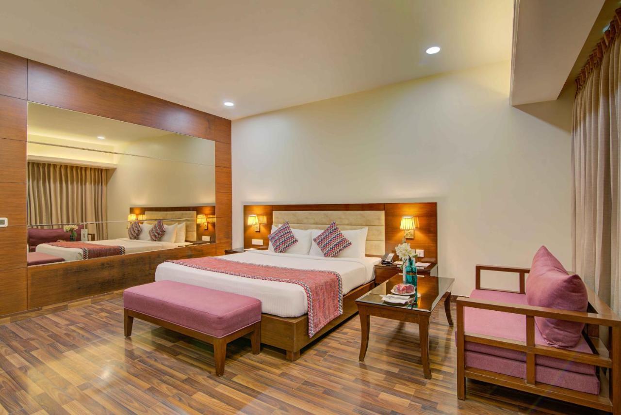 Hotel Home In By Amrik Sukhdev Sonipat Exterior foto