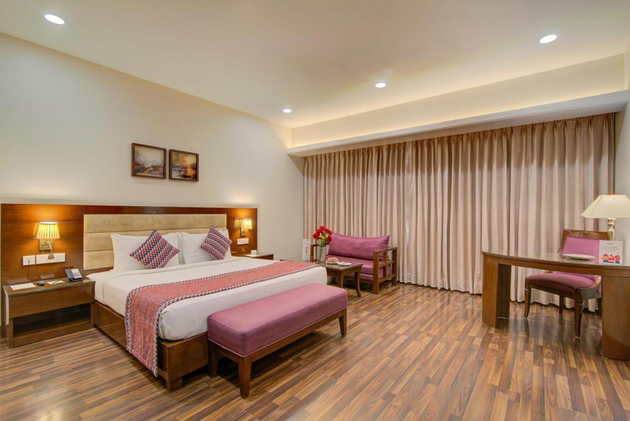 Hotel Home In By Amrik Sukhdev Sonipat Exterior foto