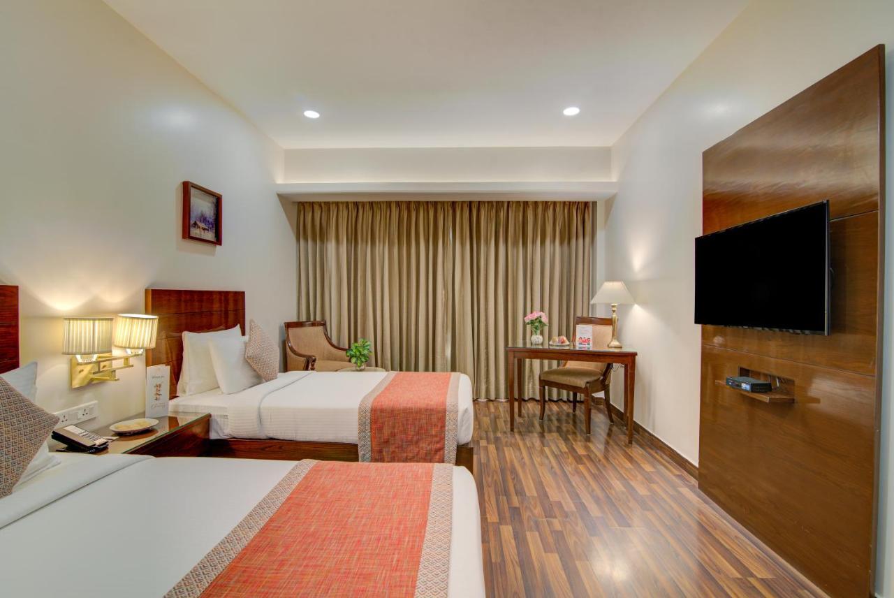Hotel Home In By Amrik Sukhdev Sonipat Exterior foto