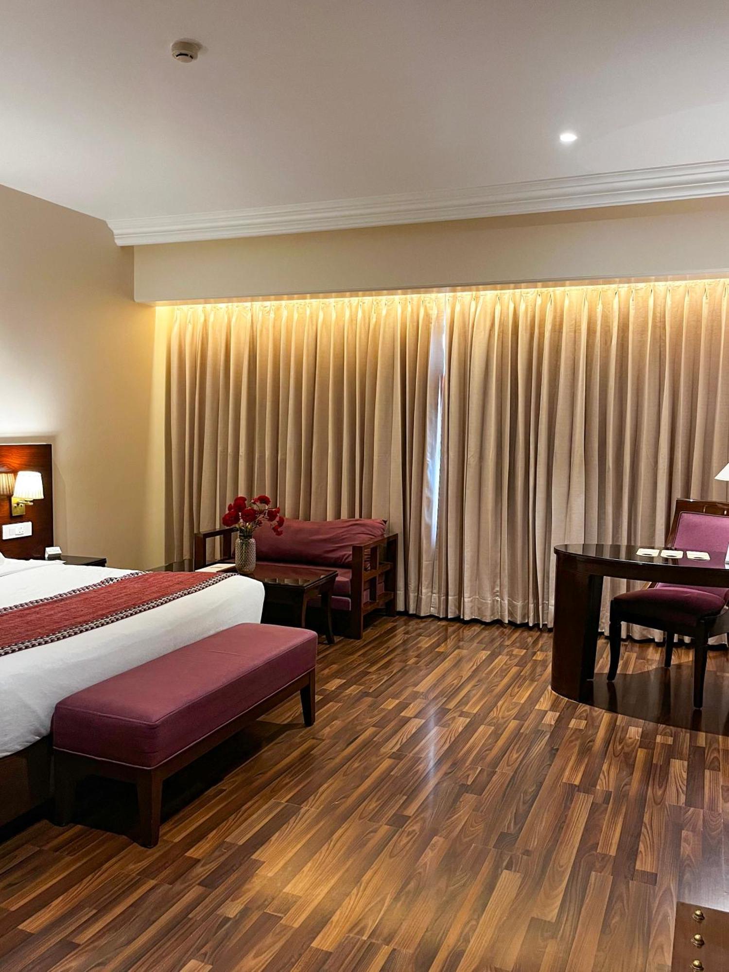 Hotel Home In By Amrik Sukhdev Sonipat Exterior foto