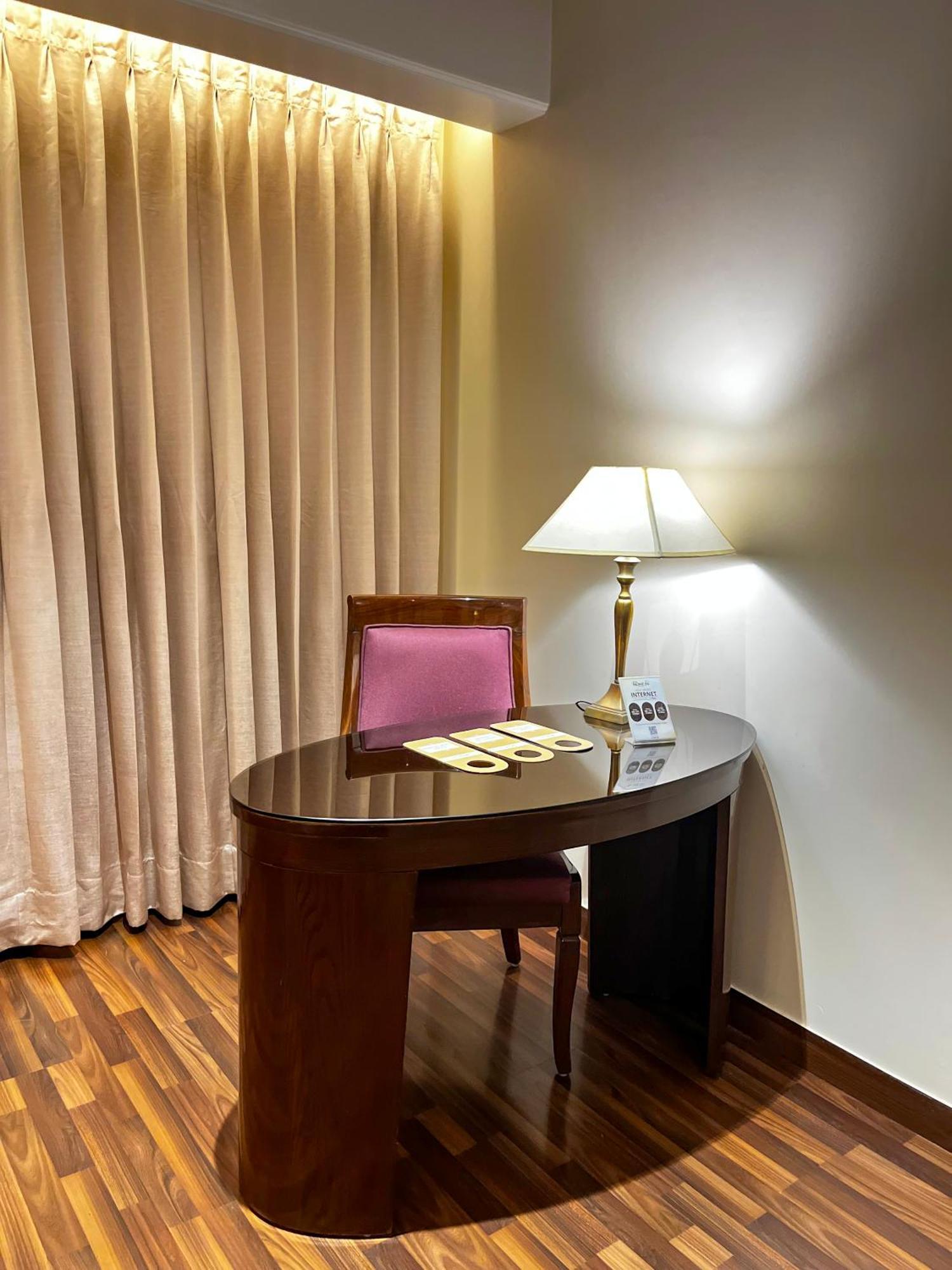 Hotel Home In By Amrik Sukhdev Sonipat Exterior foto