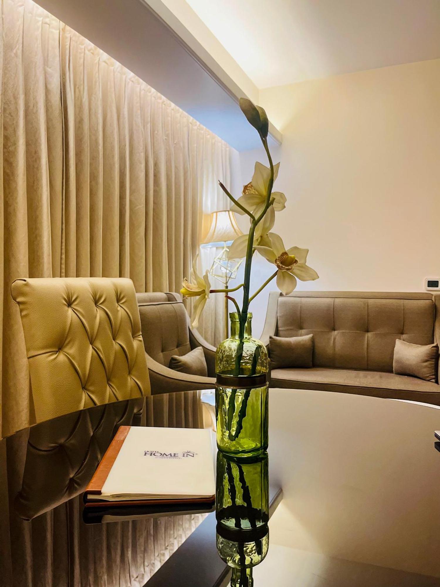 Hotel Home In By Amrik Sukhdev Sonipat Exterior foto